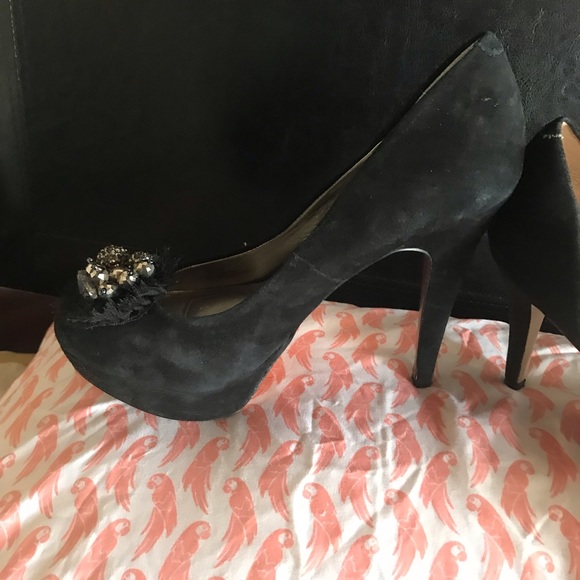 Shoes - Picture 6 of 8